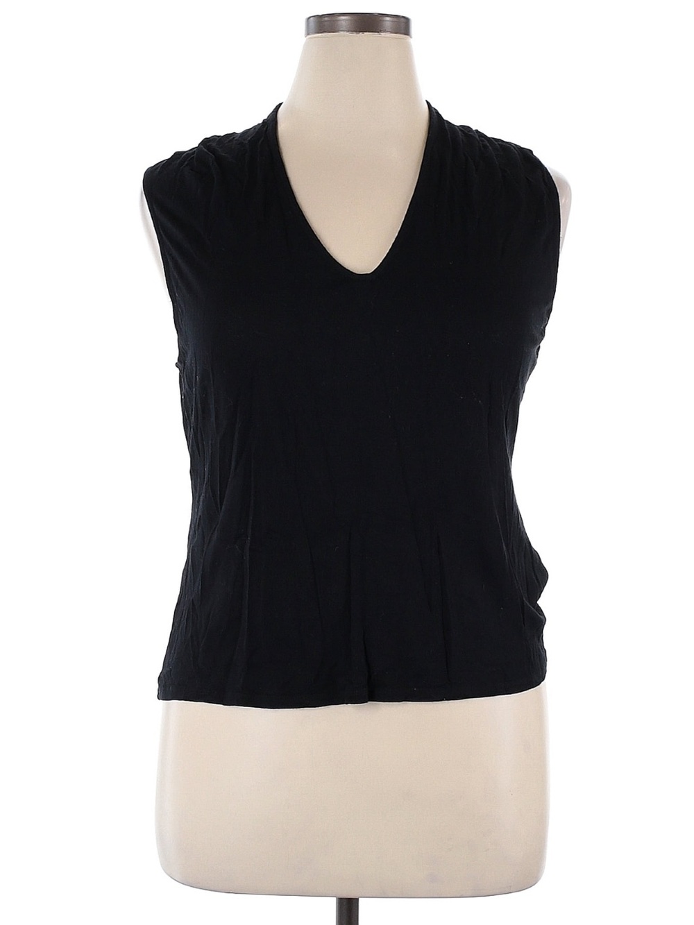 14th & Union Black Sleeveless V-Neck Blouse